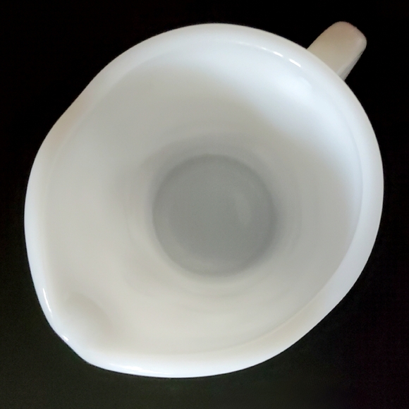 1950's Toby Jug / Pitcher / Creamer White Milk Glass by Federal Glass Ohio - Picture 4 of 8